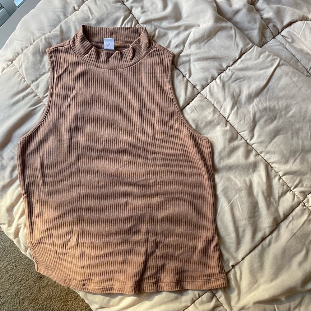 mauve ribbed mock neck top !!